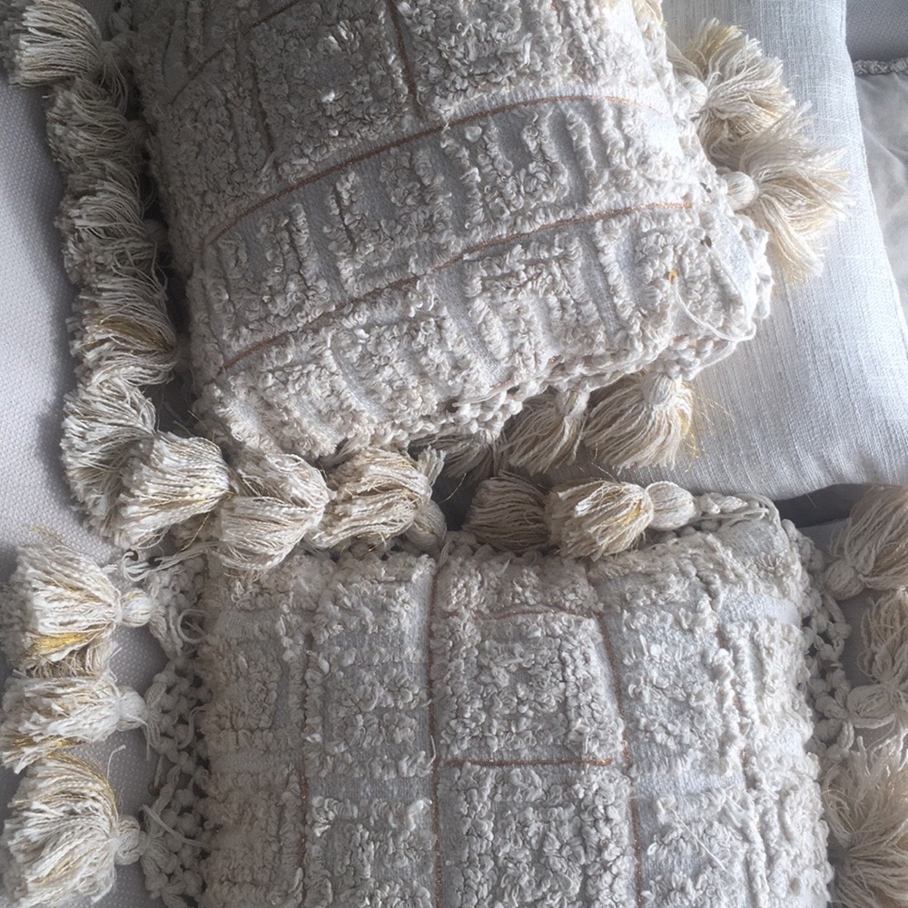 Two 18x18’’ Anthropologie accent pillows NEW w/tag - Picture 4 of 8